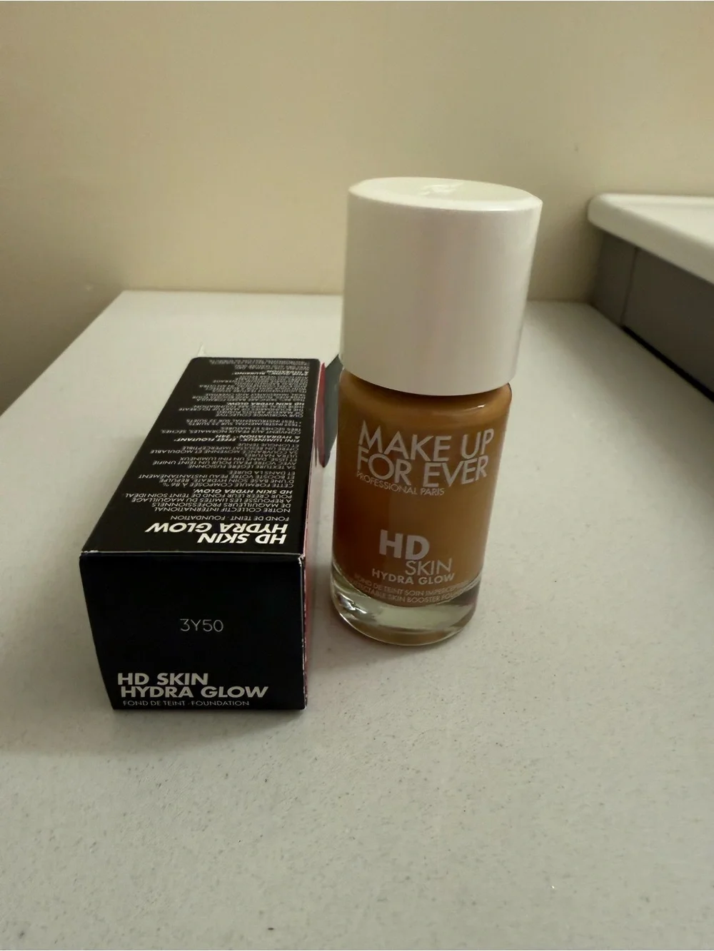 Makeup Forever HD Skin Hydra Glow Foundation - 3Y50